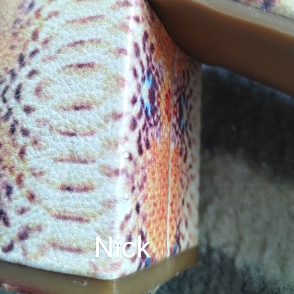 Snake Print/Python Pattern Block Heels - Picture 15 of 16